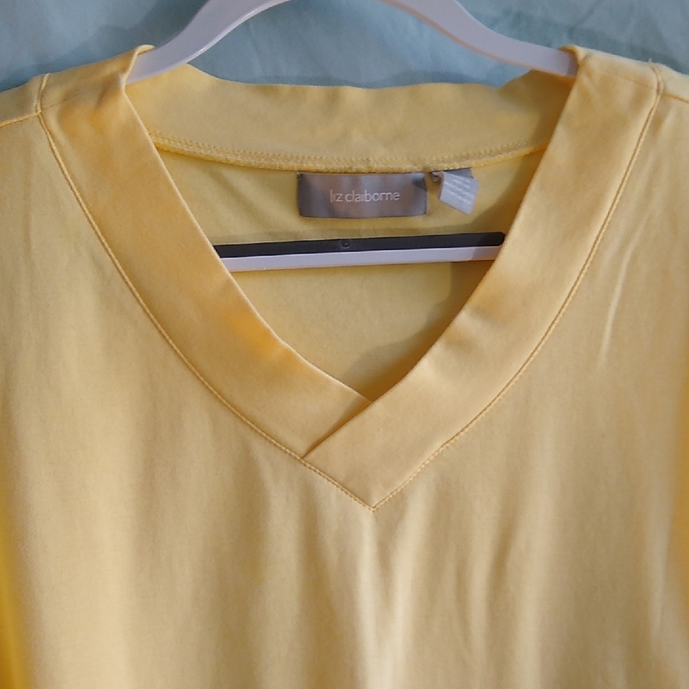 Liz Claiborne 1X Baby-Yellow 3/4 Sleeve V-Neck Top - Picture 8 of 10